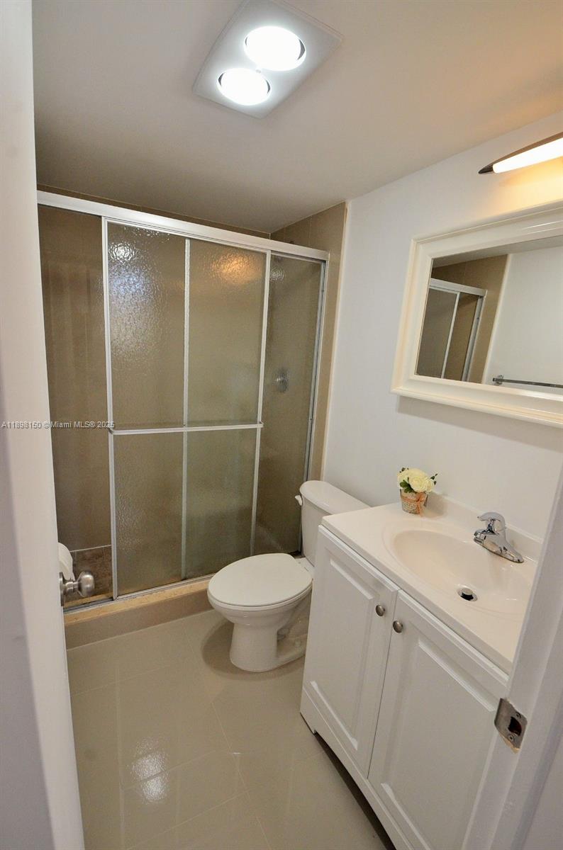 SANDALFOOT BLVD APTS COND - Residential Lease