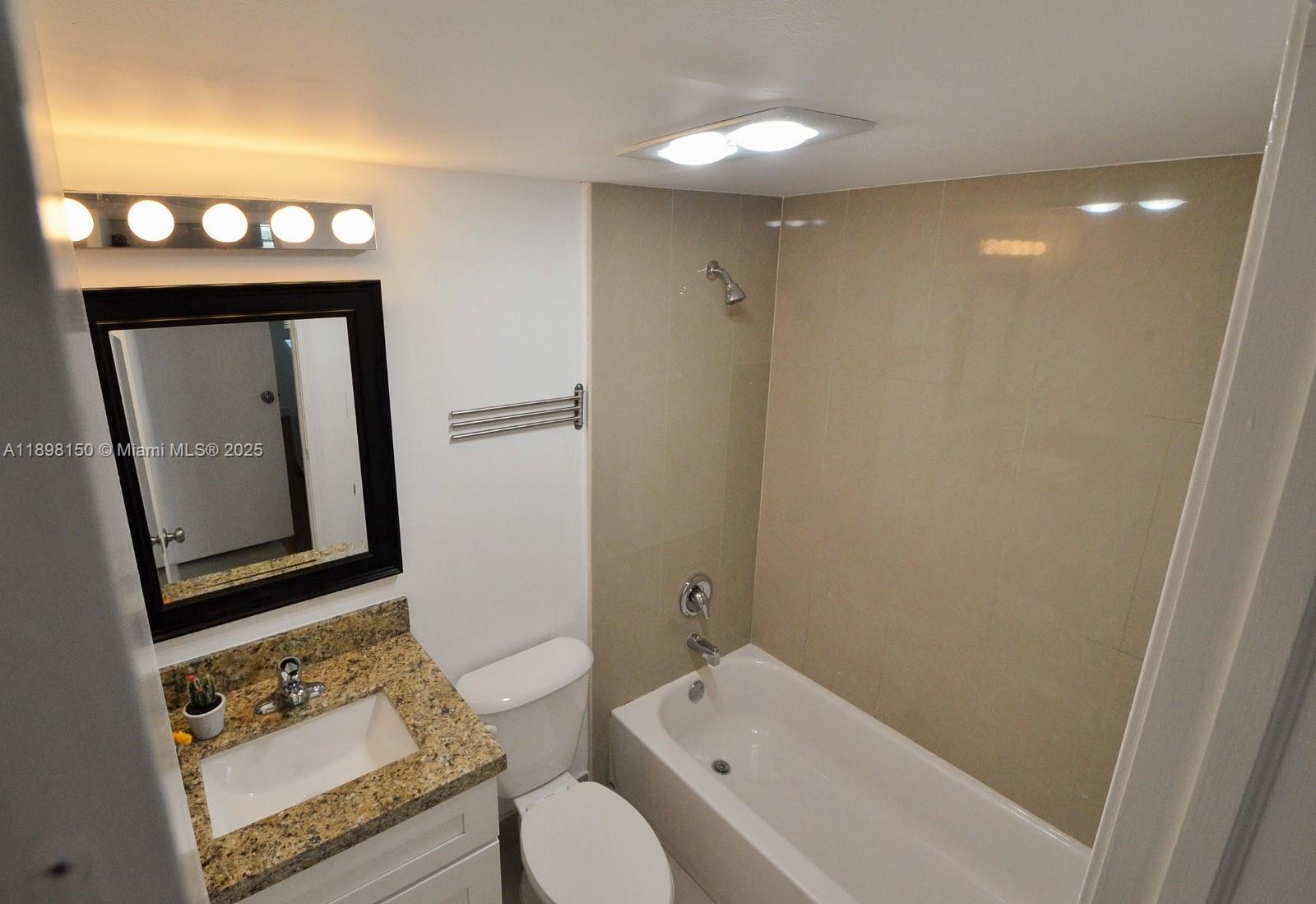 SANDALFOOT BLVD APTS COND - Residential Lease