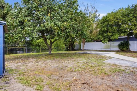 Tiny photo for 7811 SW 9th St, North Lauderdale, FL 33068 (MLS # A12012365)