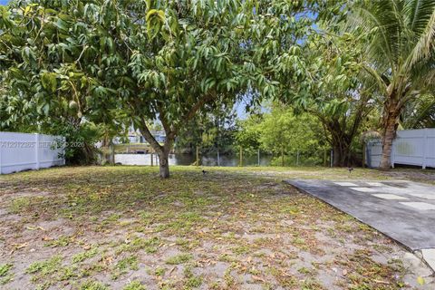 Tiny photo for 7811 SW 9th St, North Lauderdale, FL 33068 (MLS # A12012365)