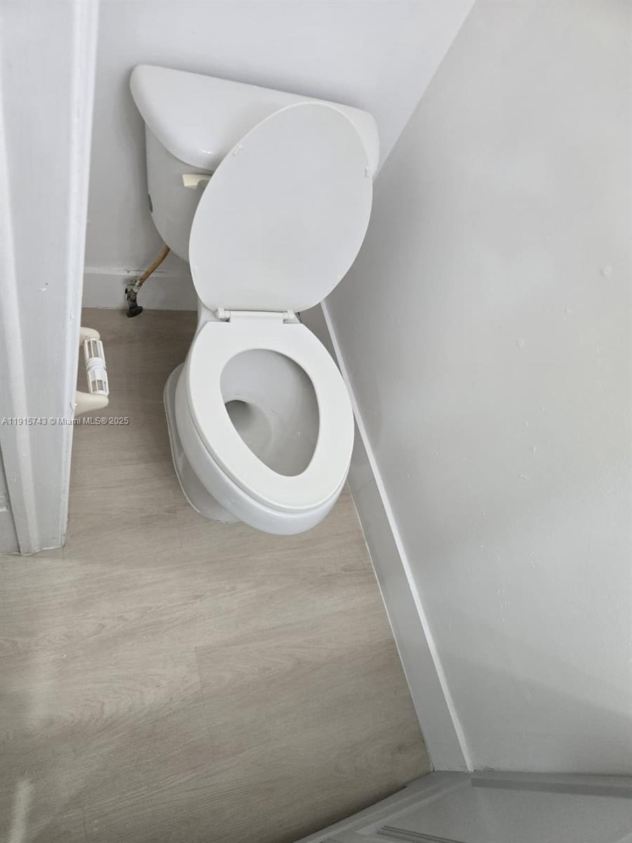 GREEN OAKS I CONDO - Residential Lease