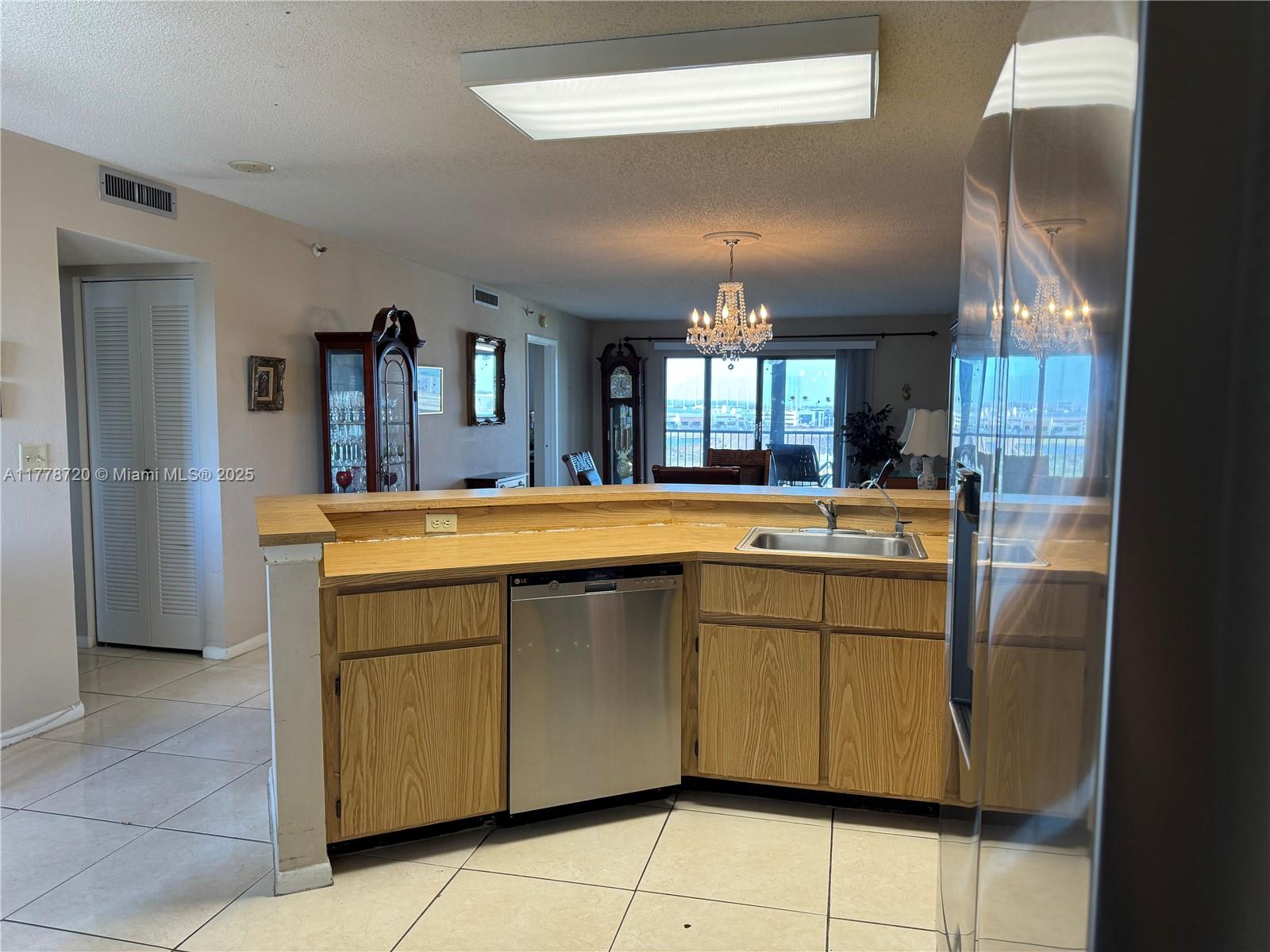 CYPRESS BEND CONDOMINIUM - Residential