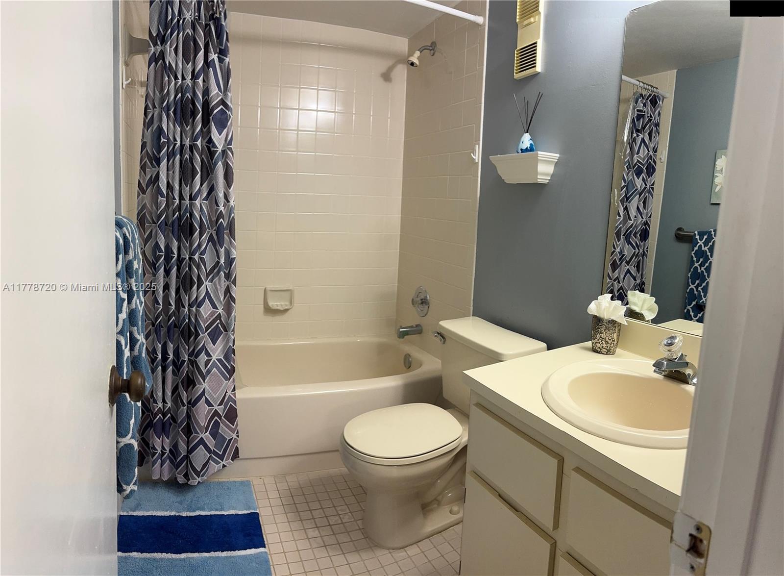 CYPRESS BEND CONDOMINIUM - Residential