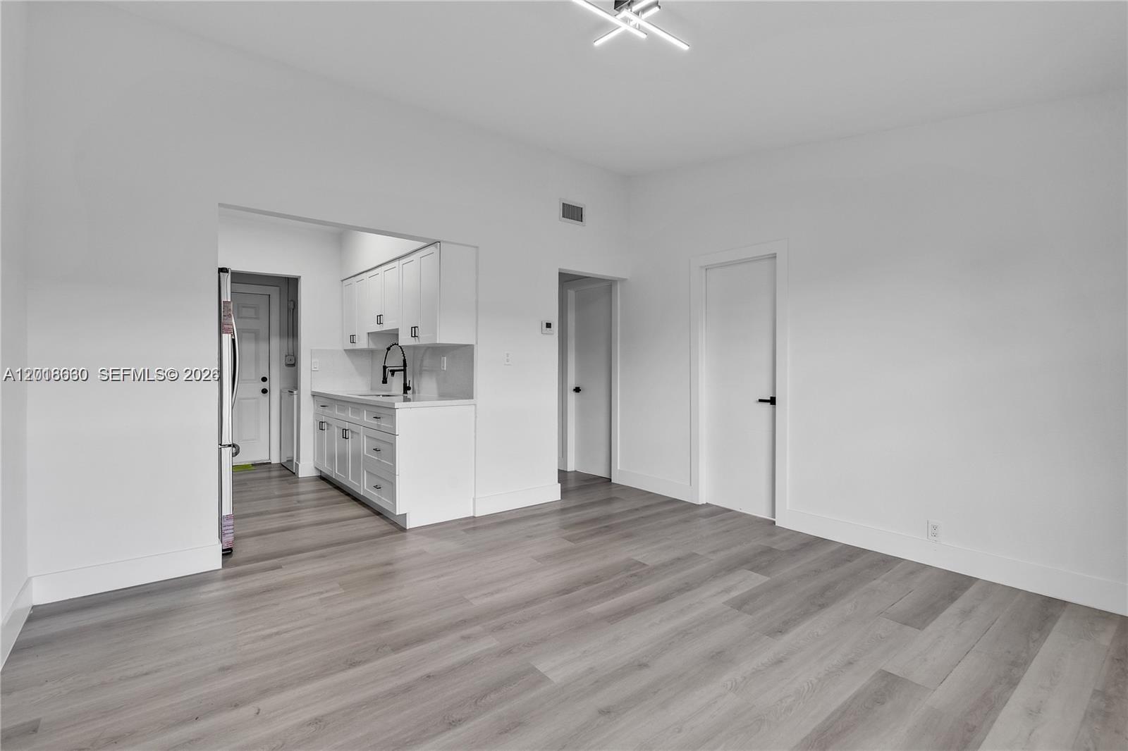 2195 W 5th Ave 1
