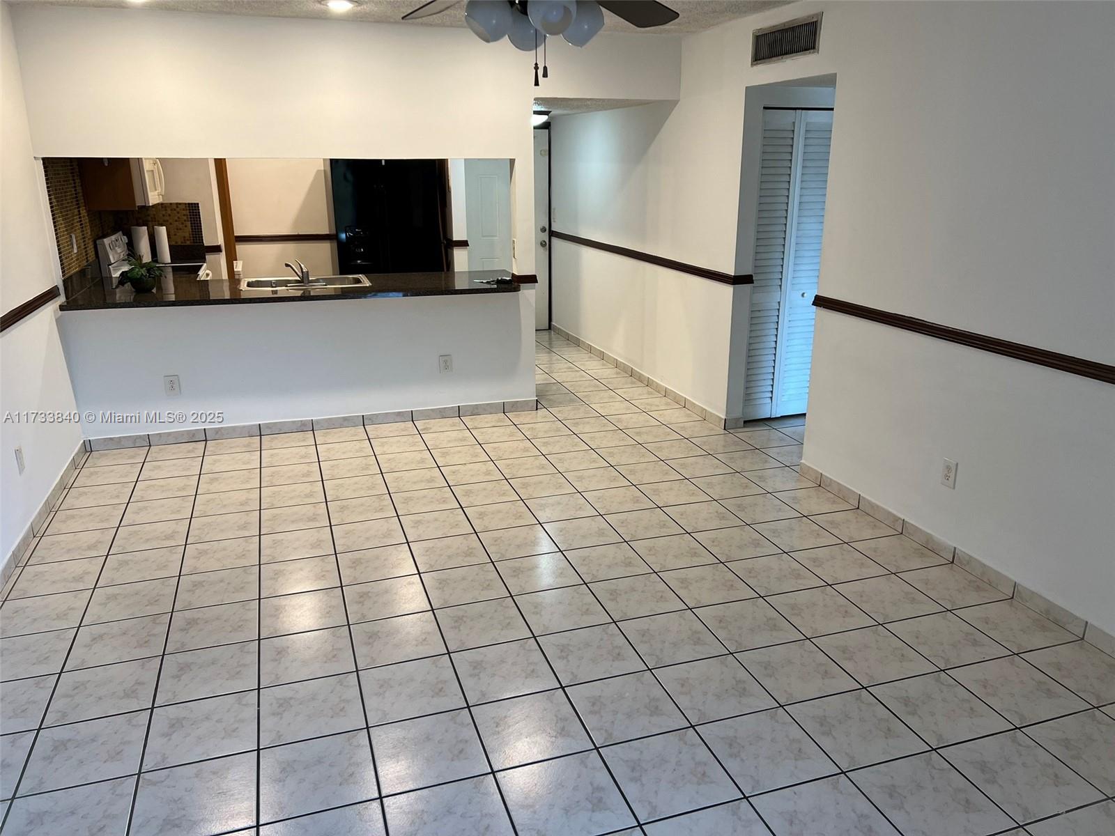 GOLDEN GATE CONDO - Residential