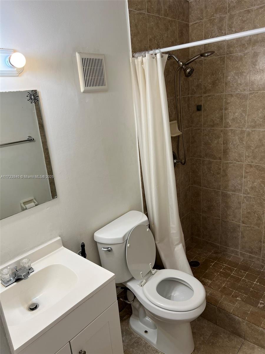 GOLDEN GATE CONDO - Residential