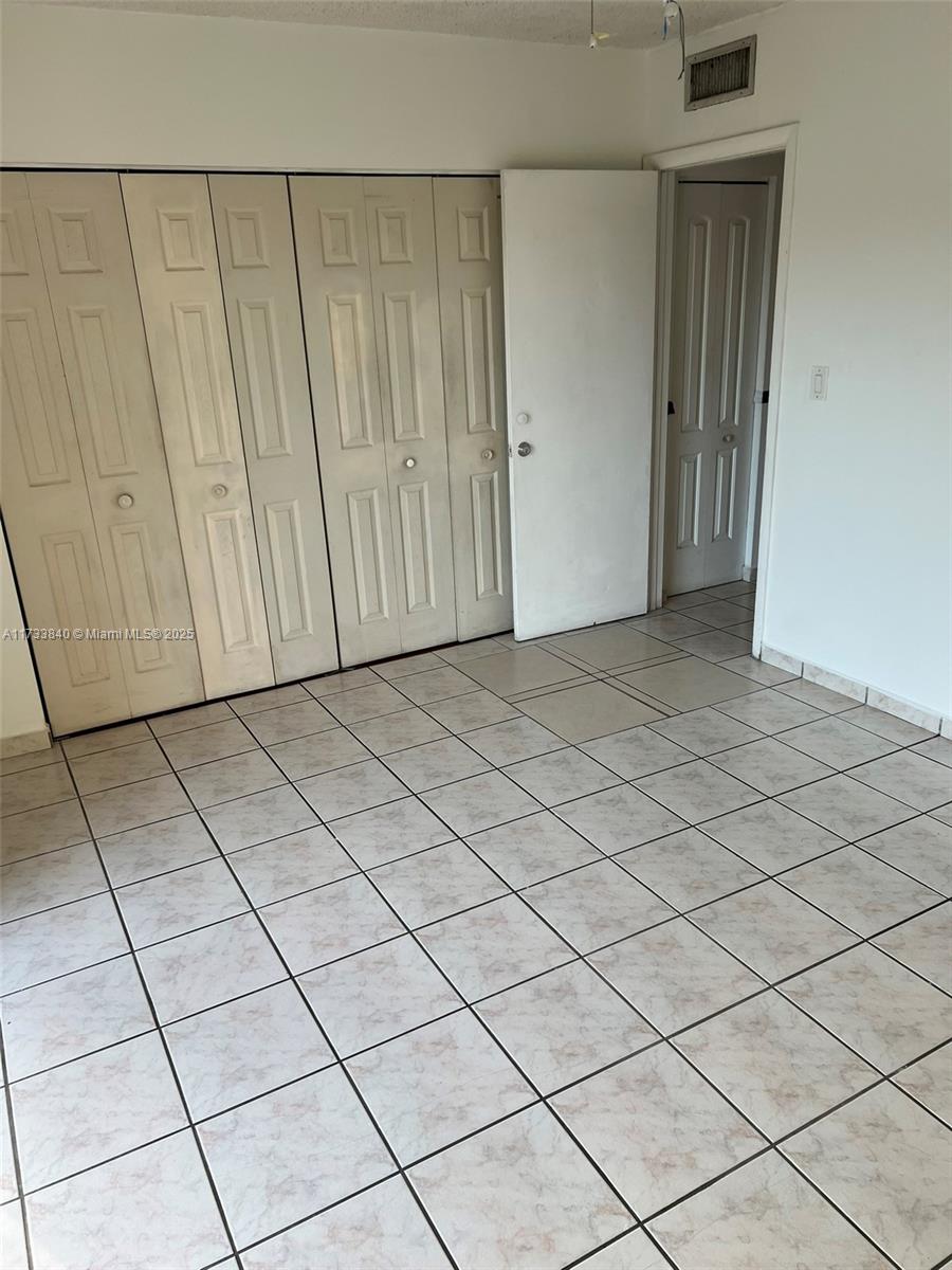 GOLDEN GATE CONDO - Residential