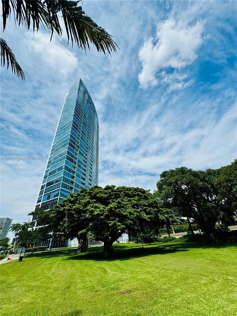 Miami, Florida 33137, United States, 2 Bedrooms Bedrooms, ,2 BathroomsBathrooms,Residential,Active,126682