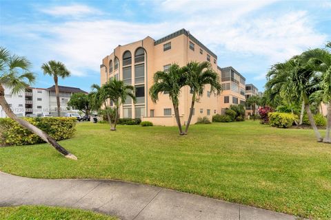 A home in Lauderdale Lakes