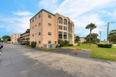 A home in Lauderdale Lakes