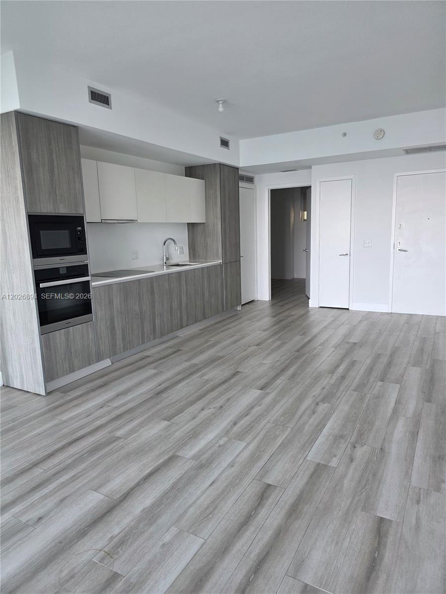 BISCAYNE BEACH - Residential