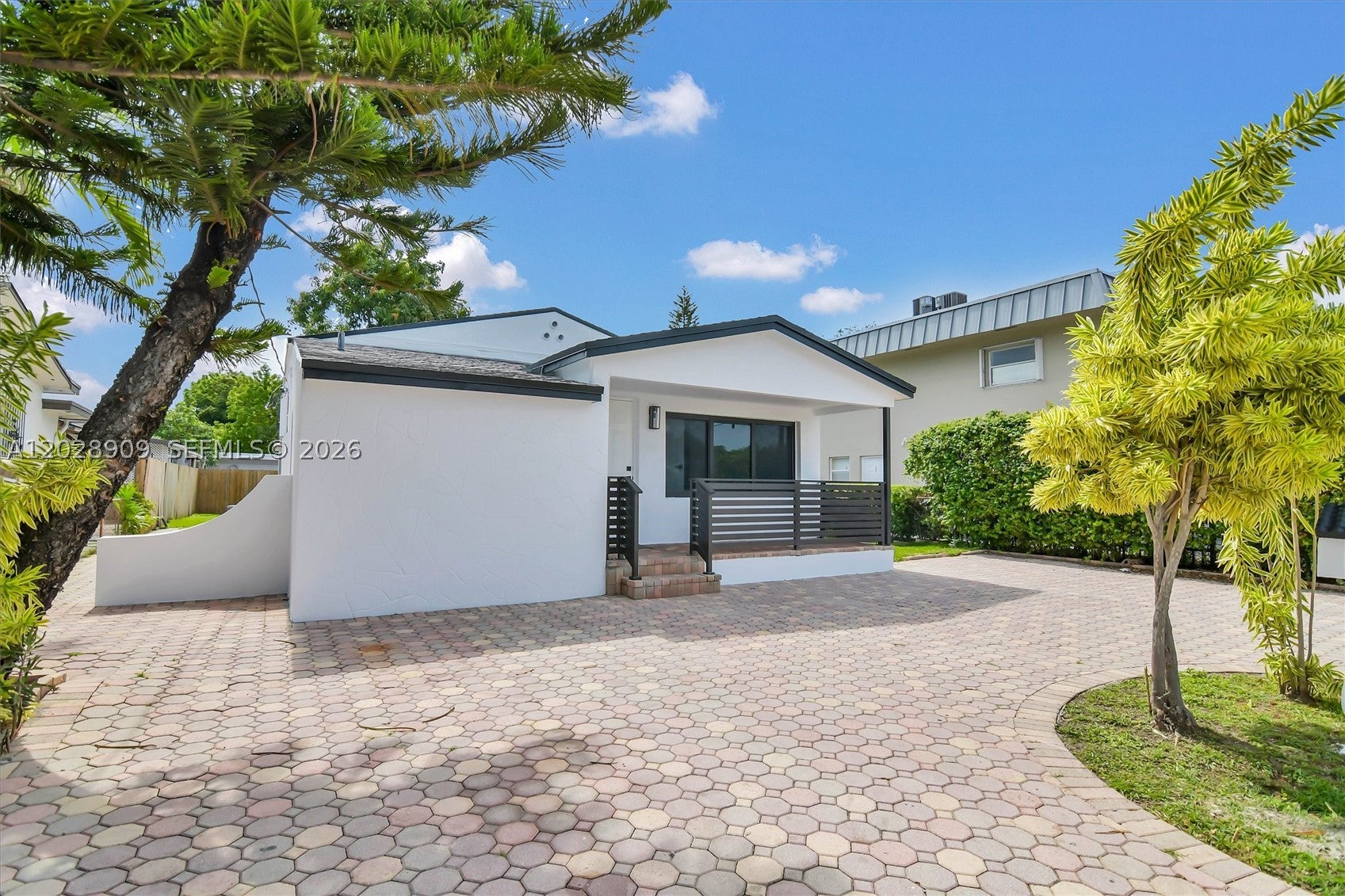 85 SW 30th Ave