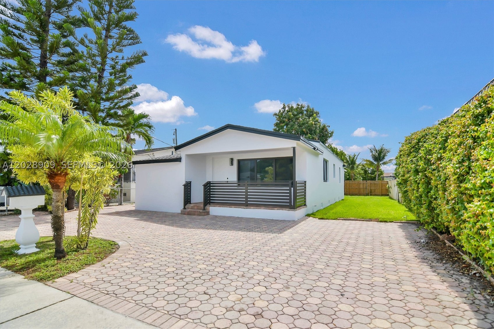 85 SW 30th Ave