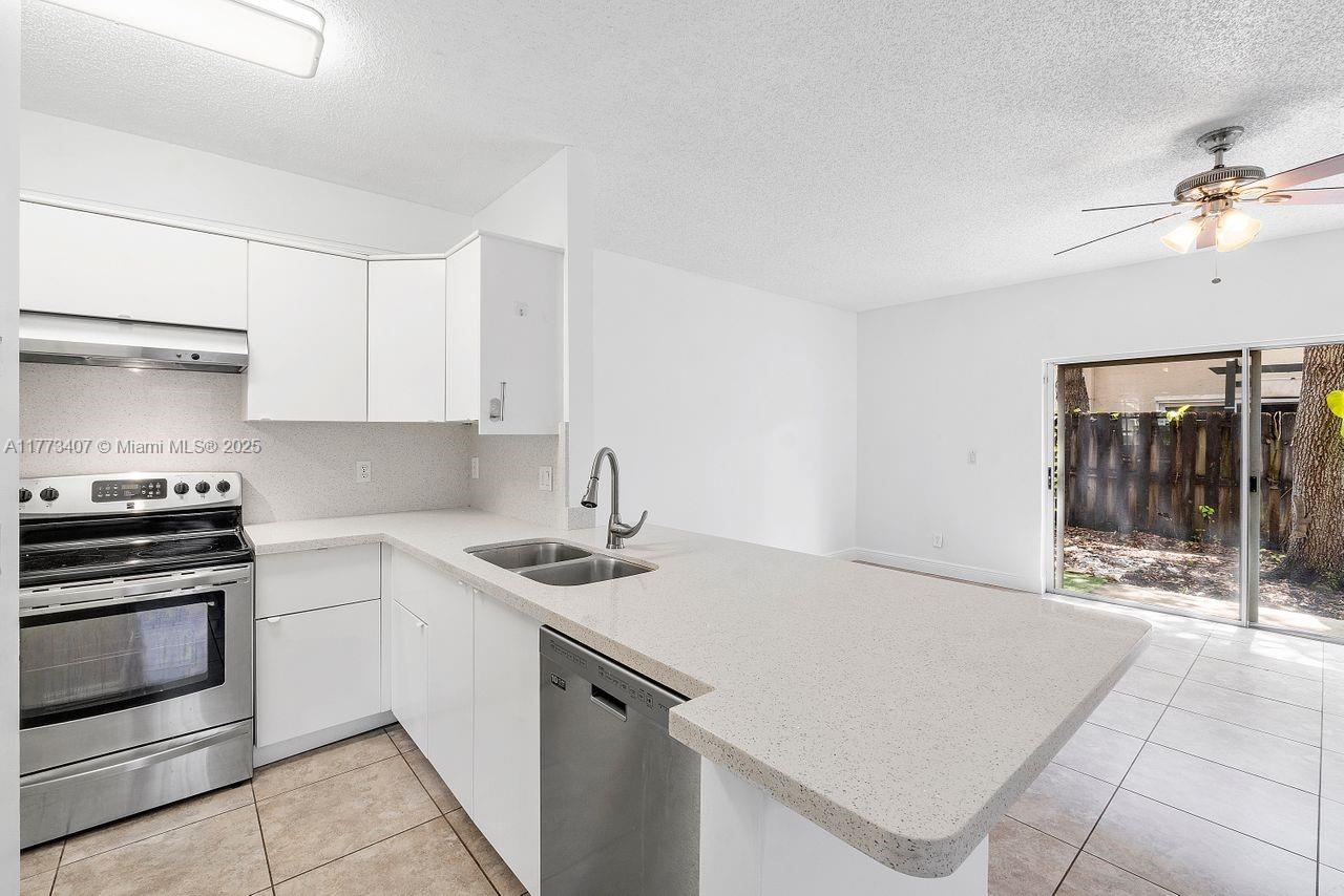 EMERALD COURTS - OPAL CRE - Residential