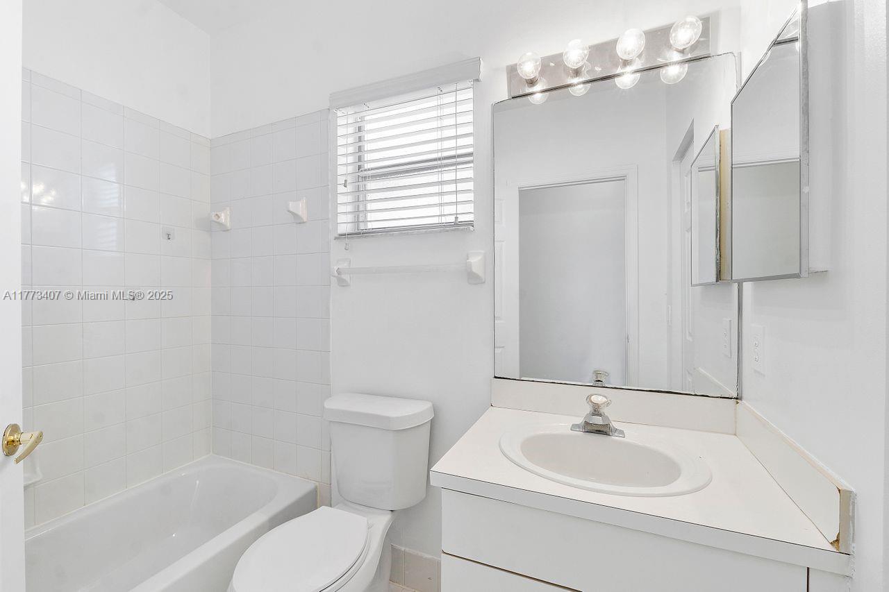 EMERALD COURTS - OPAL CRE - Residential