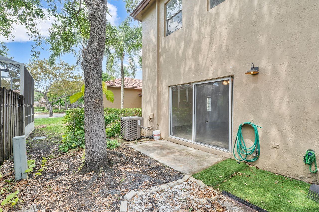 EMERALD COURTS - OPAL CRE - Residential