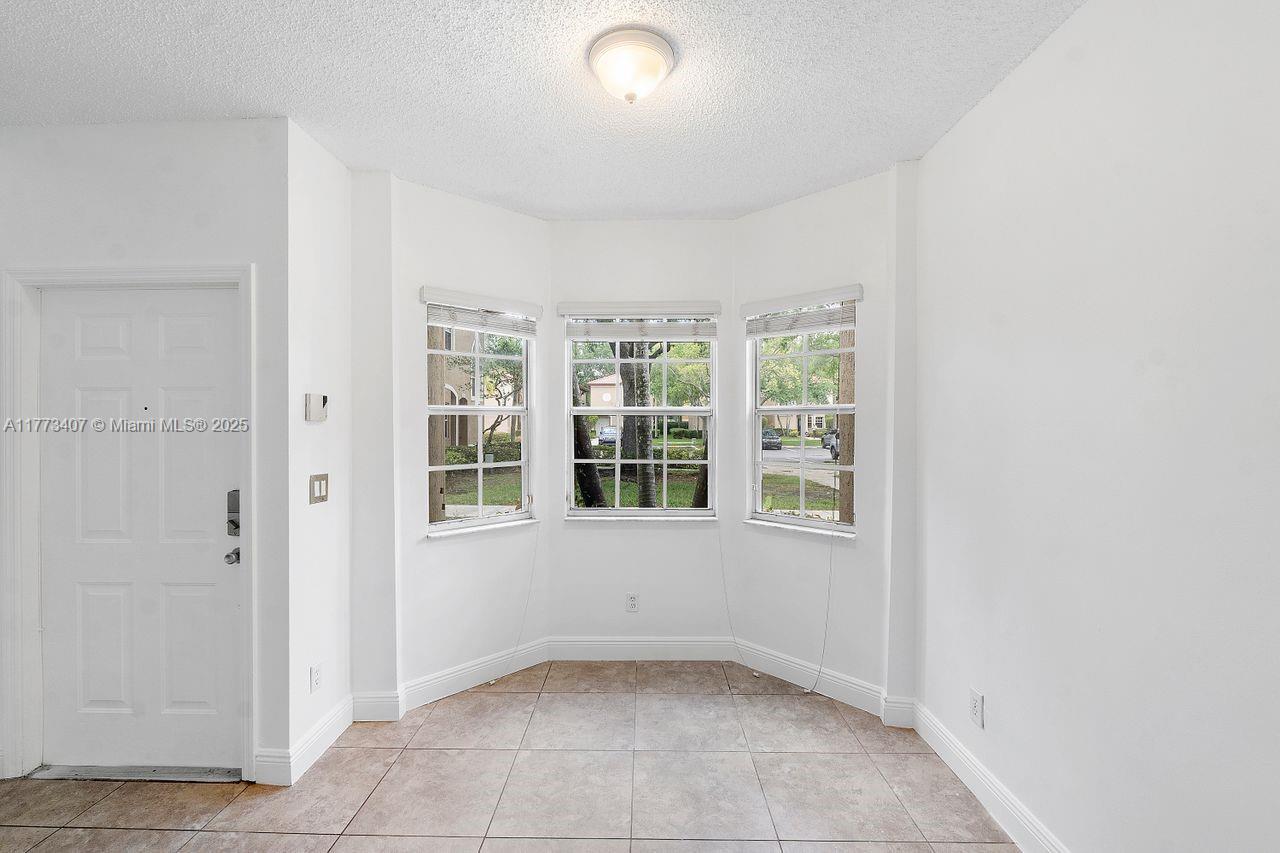 EMERALD COURTS - OPAL CRE - Residential