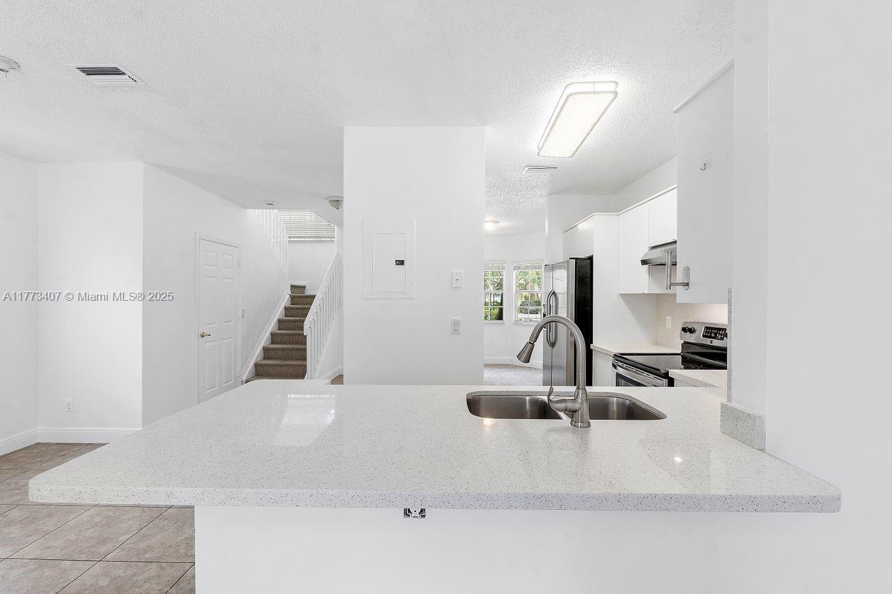 EMERALD COURTS - OPAL CRE - Residential