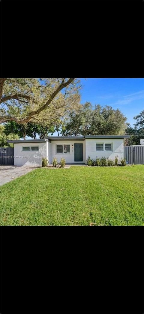 5721 Arthur St Hollywood FL 33021