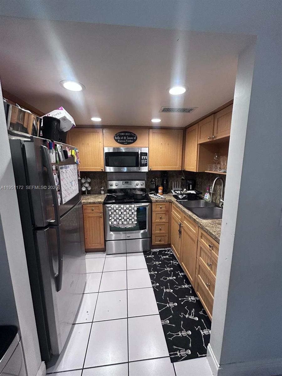 KENLAND BEND NORTH CONDO - Residential