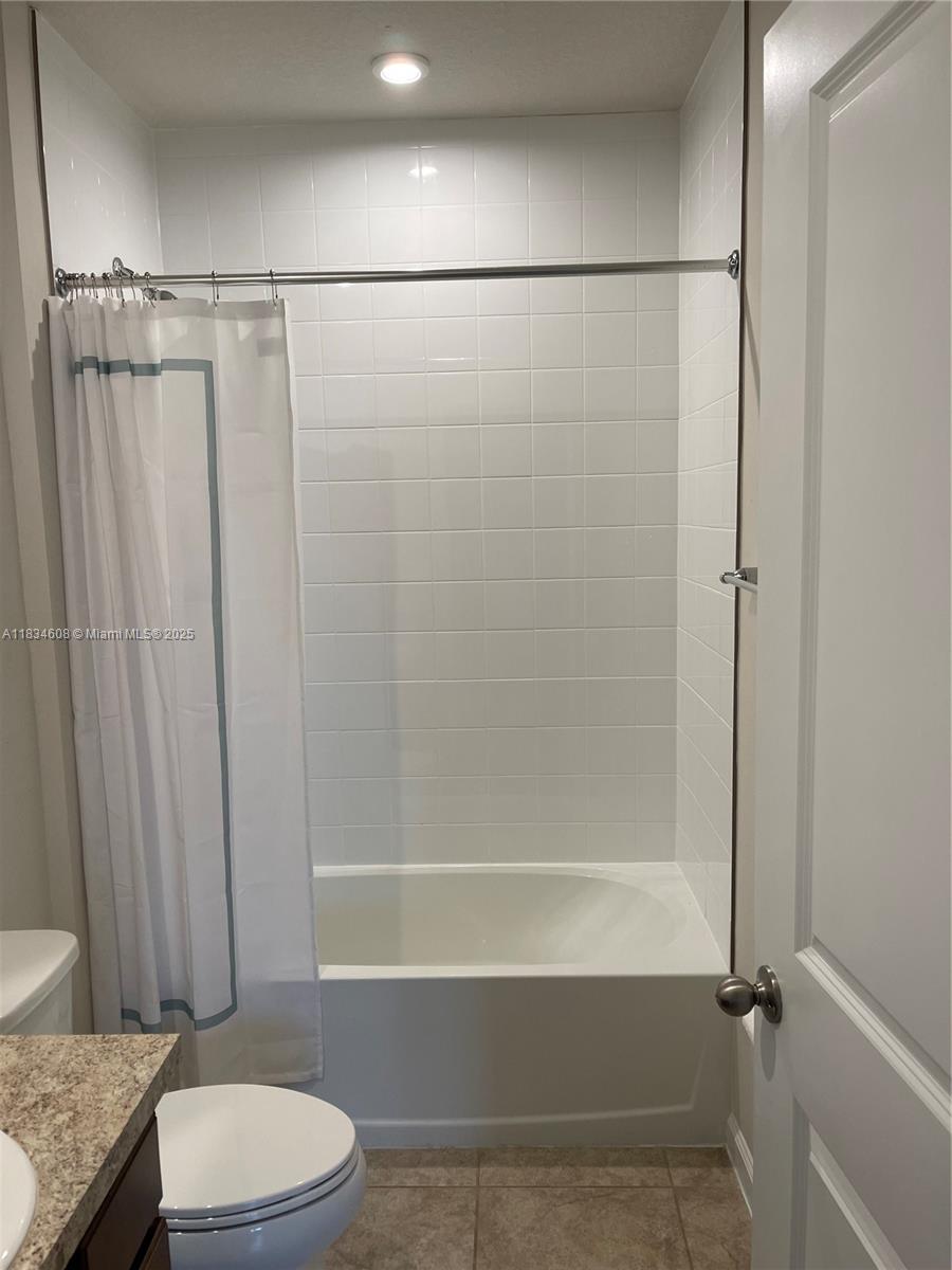 AVALON CROSSING - Residential Lease