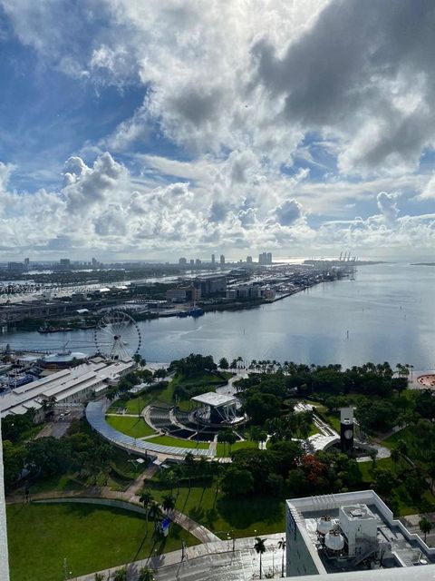 253 NE 2nd St 3509 Miami FL 33132