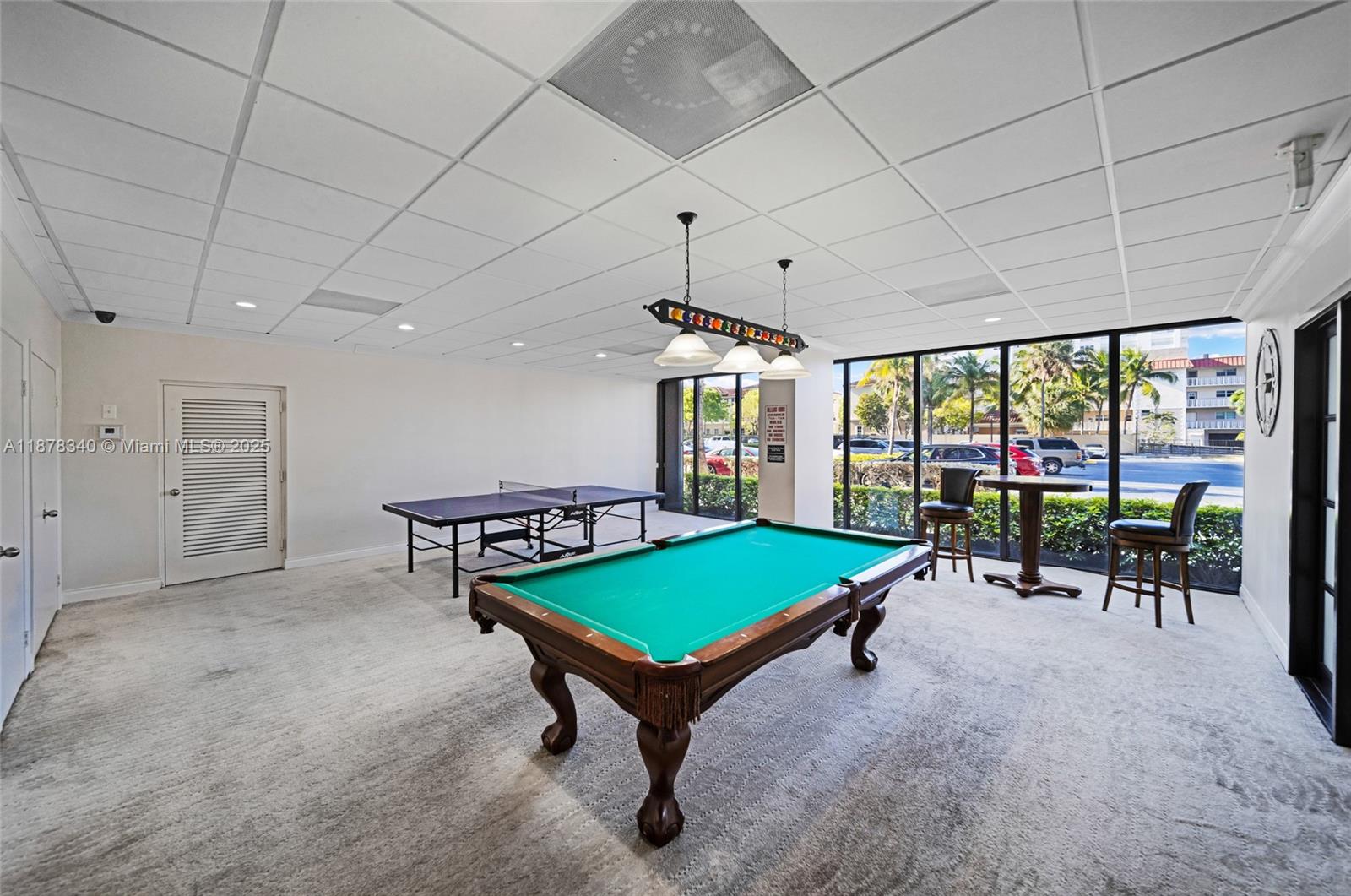 AVANT GARDE CONDO - Residential Lease