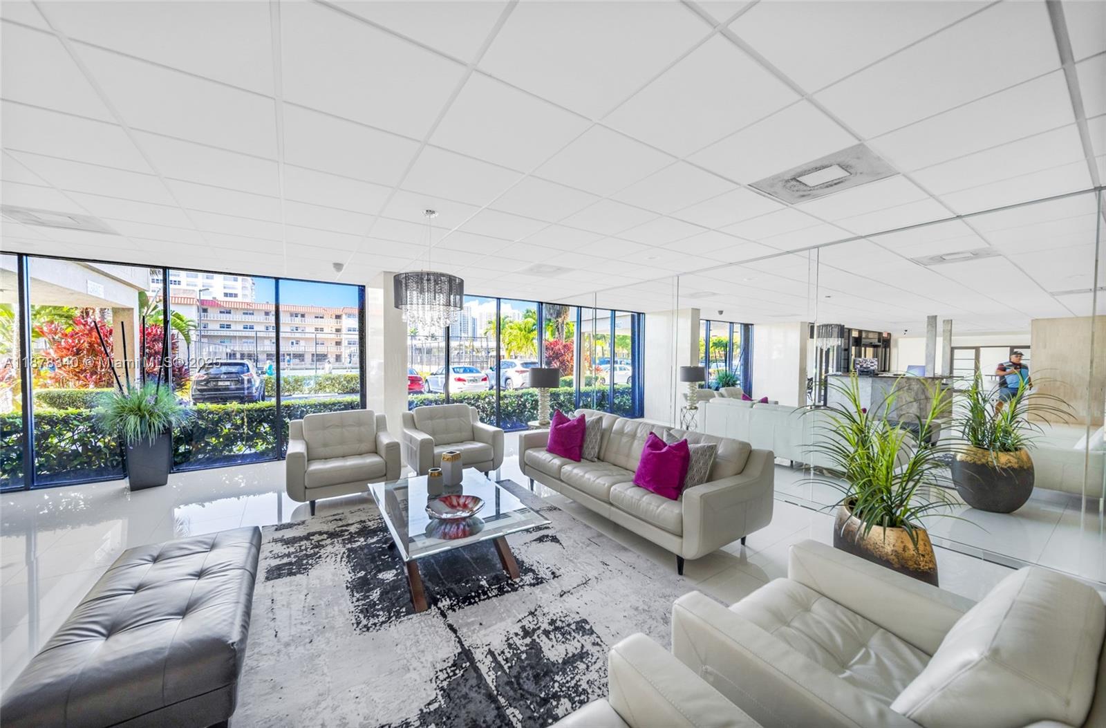 AVANT GARDE CONDO - Residential Lease