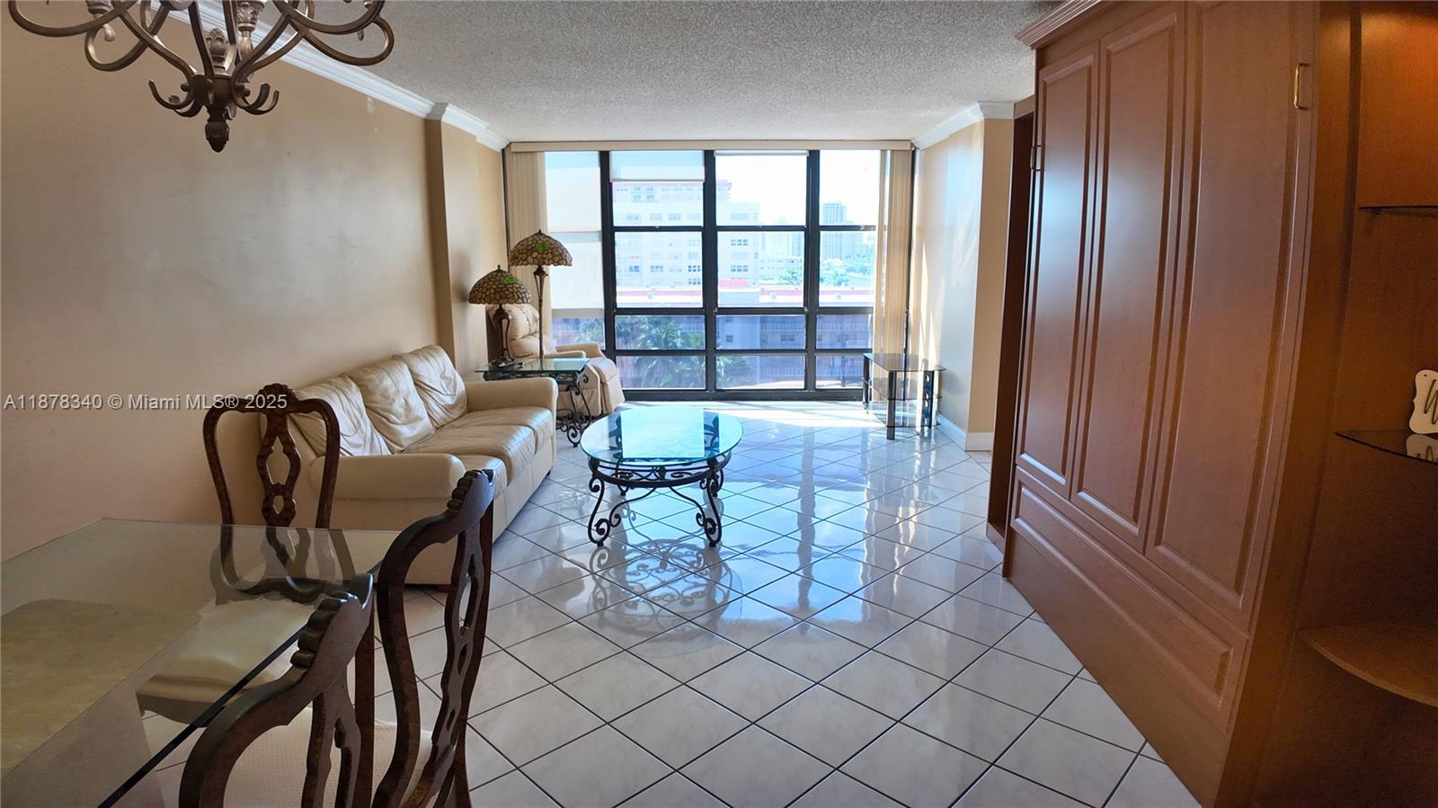 AVANT GARDE CONDO - Residential Lease