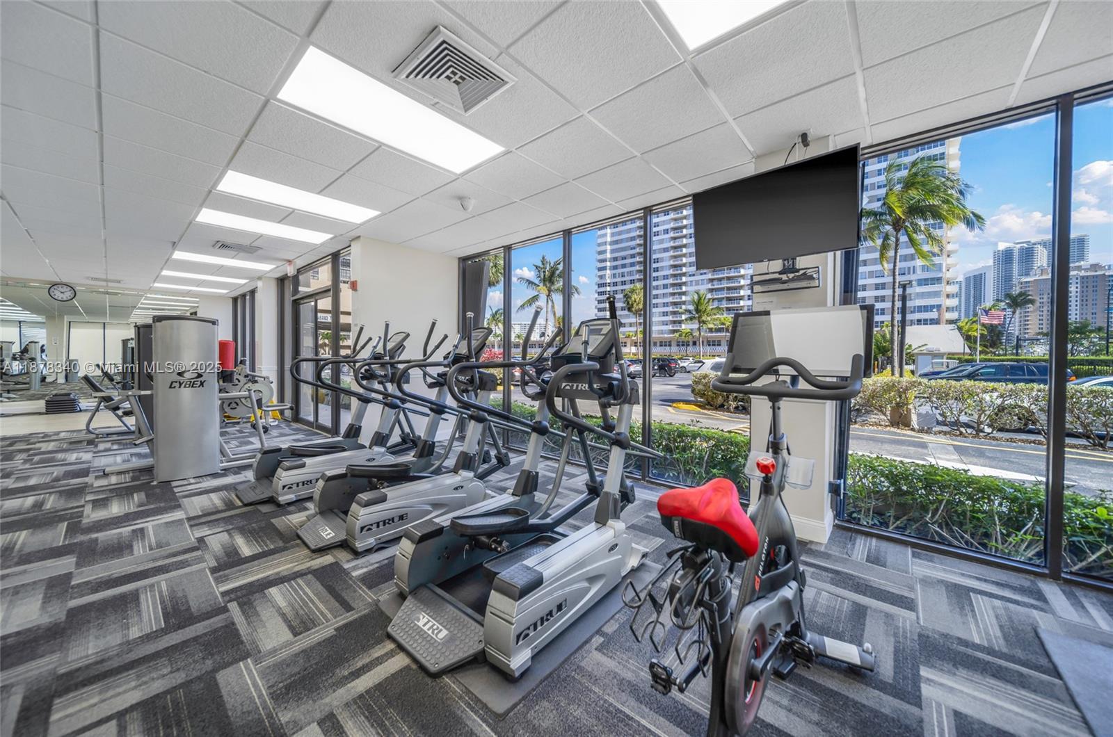 AVANT GARDE CONDO - Residential Lease