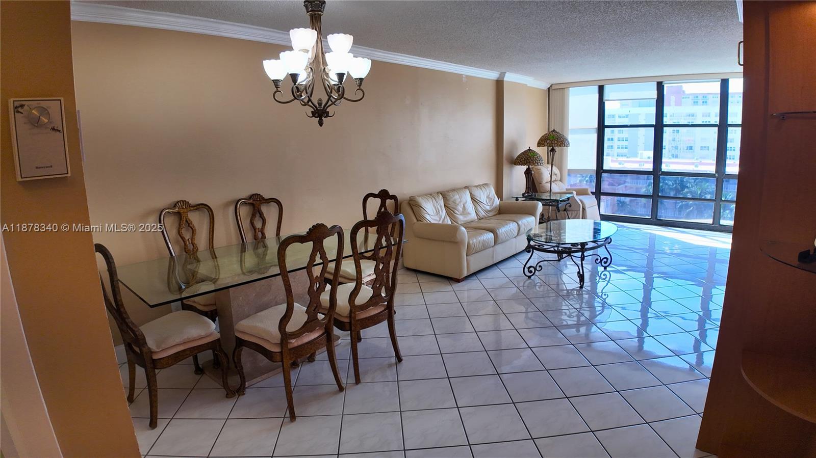 AVANT GARDE CONDO - Residential Lease