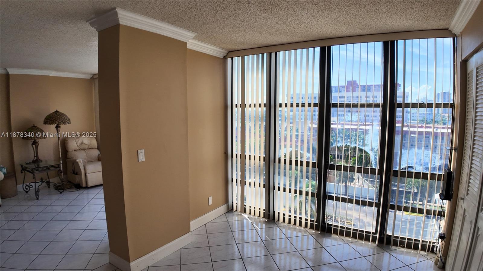 AVANT GARDE CONDO - Residential Lease