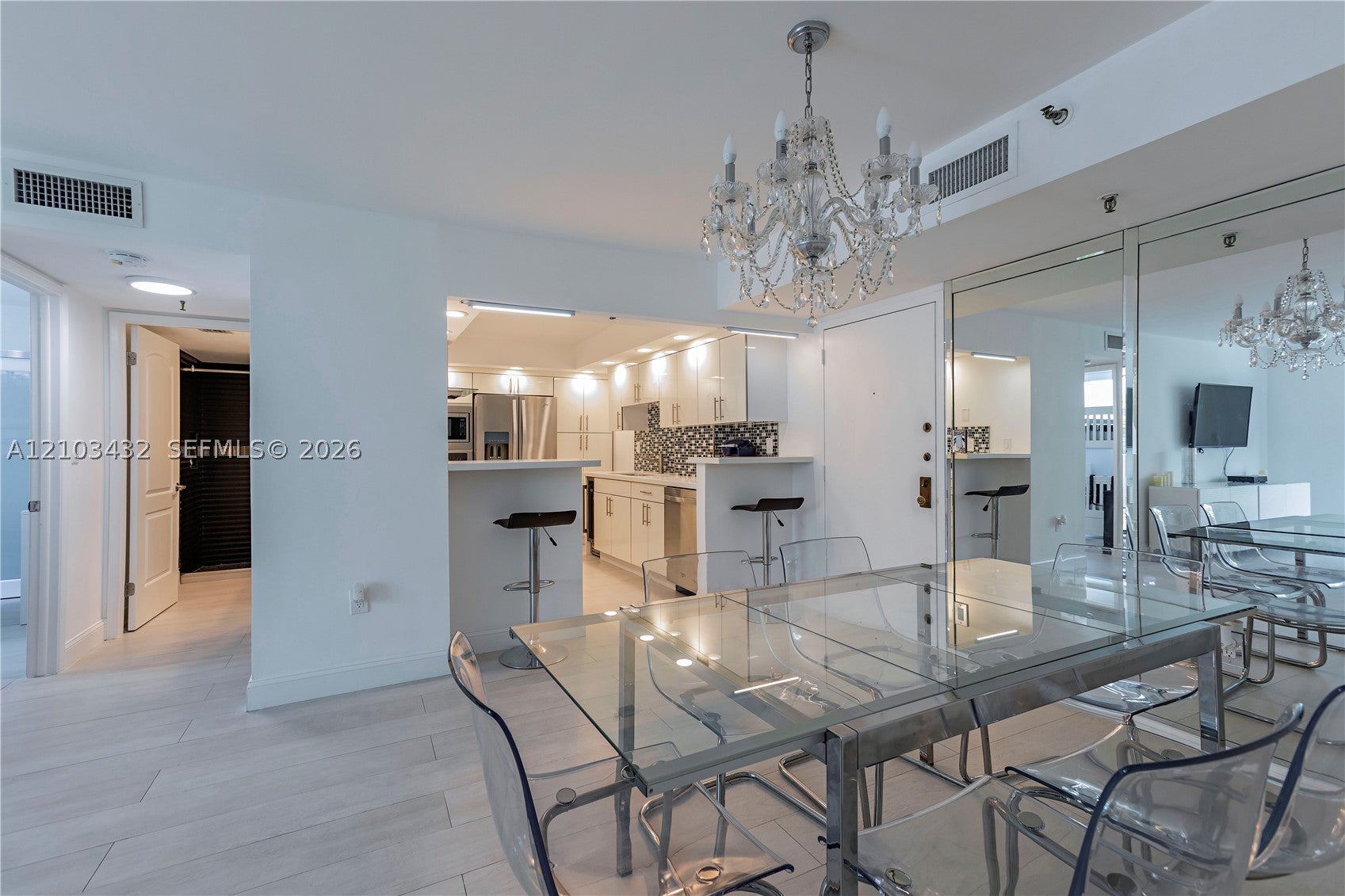1621 Collins Ave 206