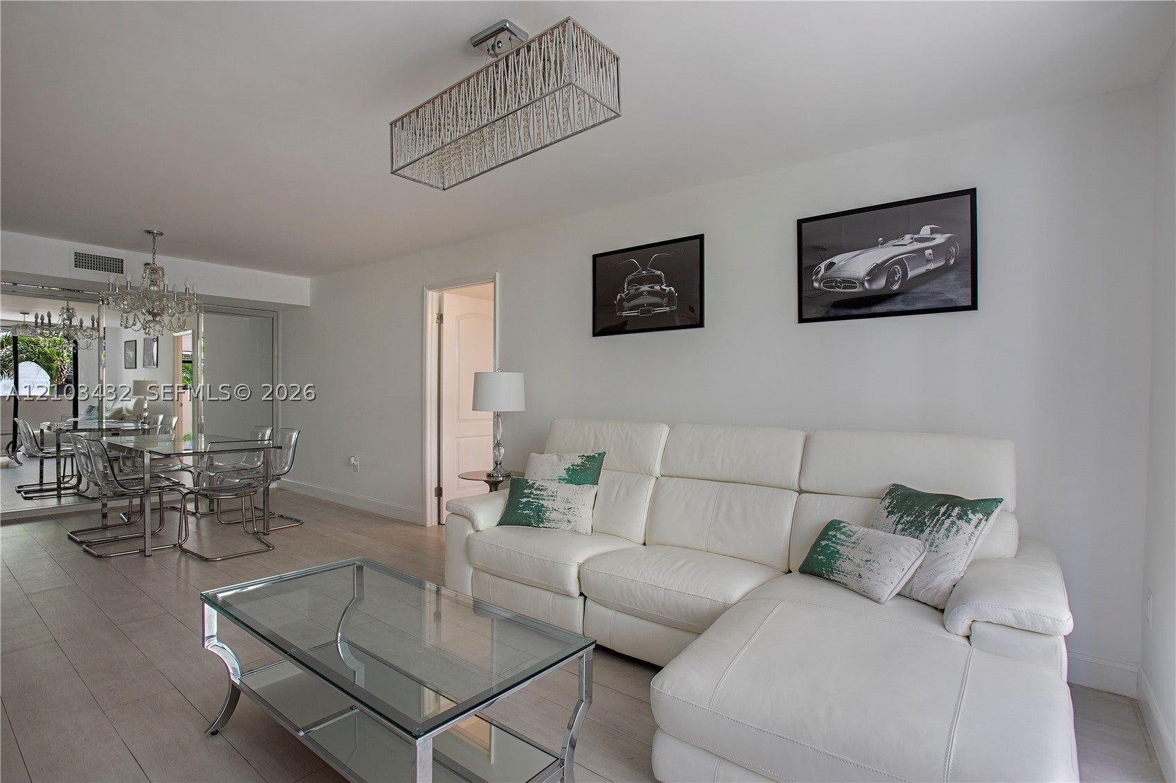1621 Collins Ave 206