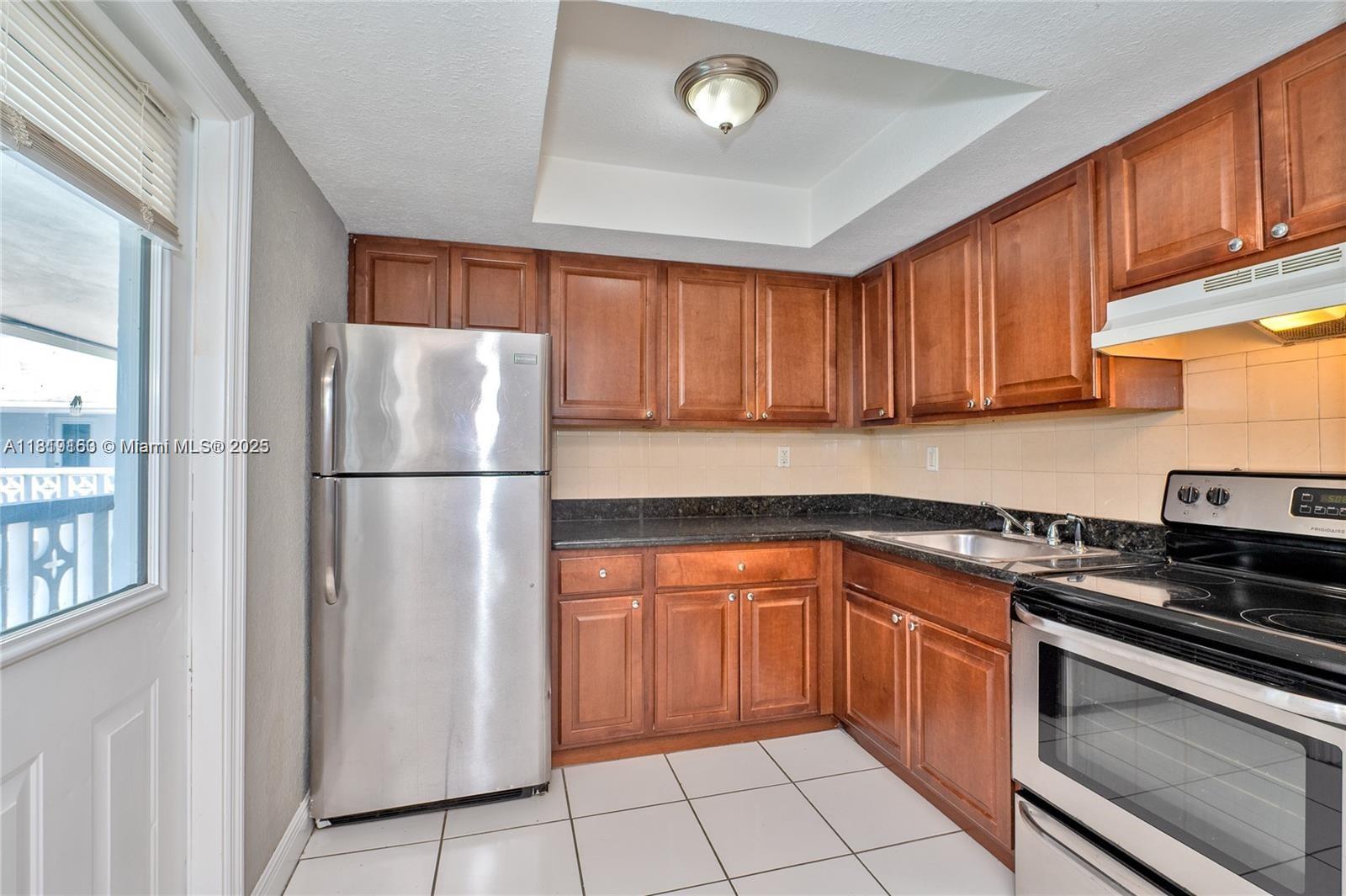 626 Sw 14th Ave 211, Fort Lauderdale, Broward County, Florida - 2 Bedrooms  
1 Bathrooms - 