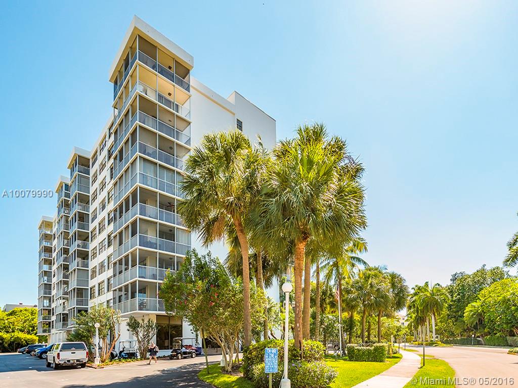 Perfectly located a few steps from beach access, this 2 bedrooms 2 bathroom Island Breakers condo has over 1,300 square feet, comprised of a welcoming living room, an updated open kitchen, and spacious bedrooms. This home is perfect for entertaining and enjoying the vacation lifestyle Key Biscayne has to offer.