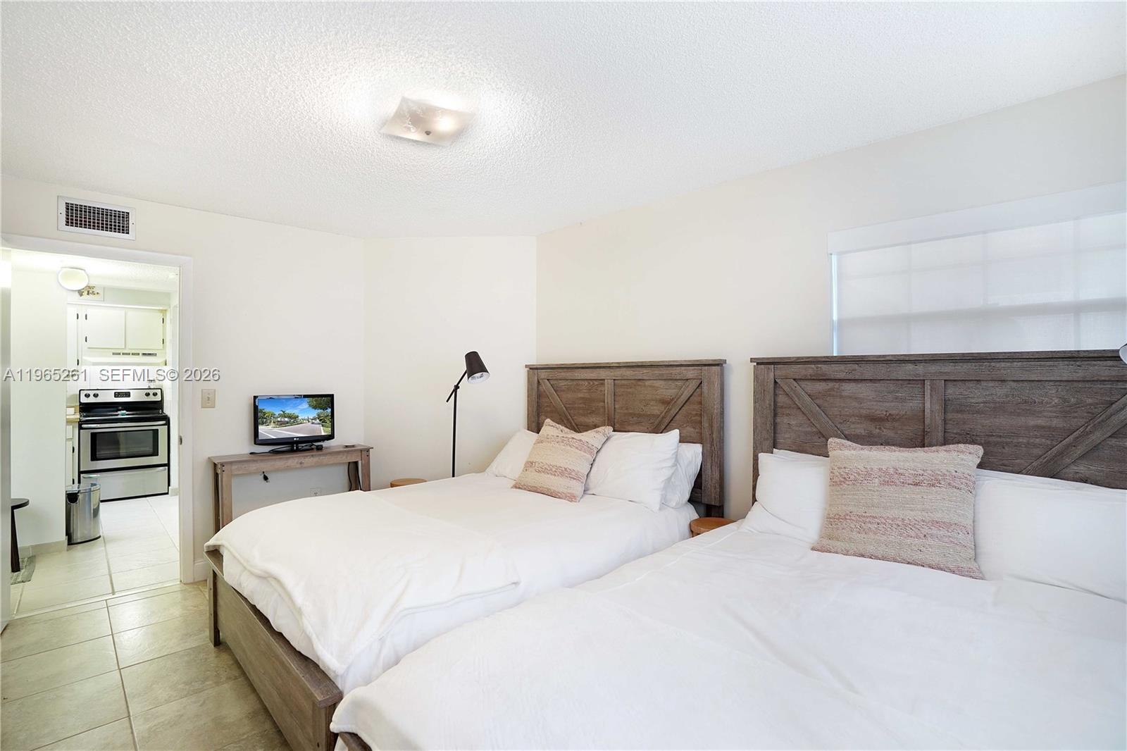 CARMEL CALIFORNIA CLUB CO - Residential