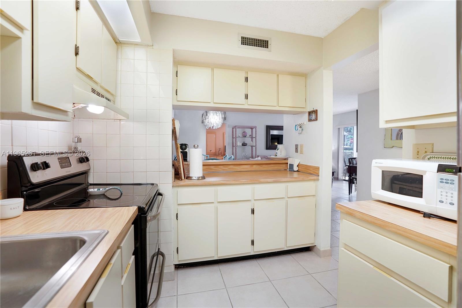 CARMEL CALIFORNIA CLUB CO - Residential