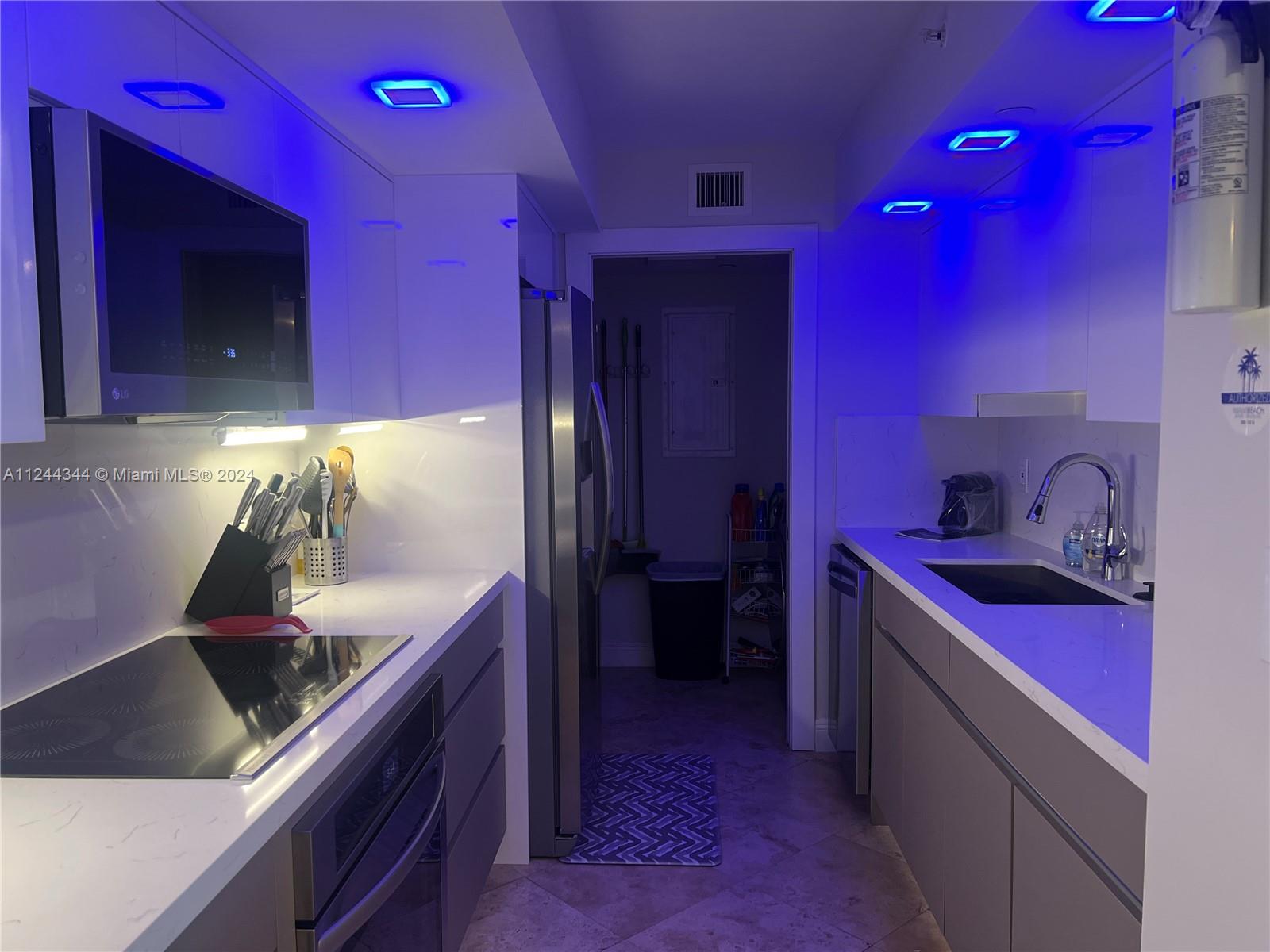 THE COLLINS CONDO - Residential Lease