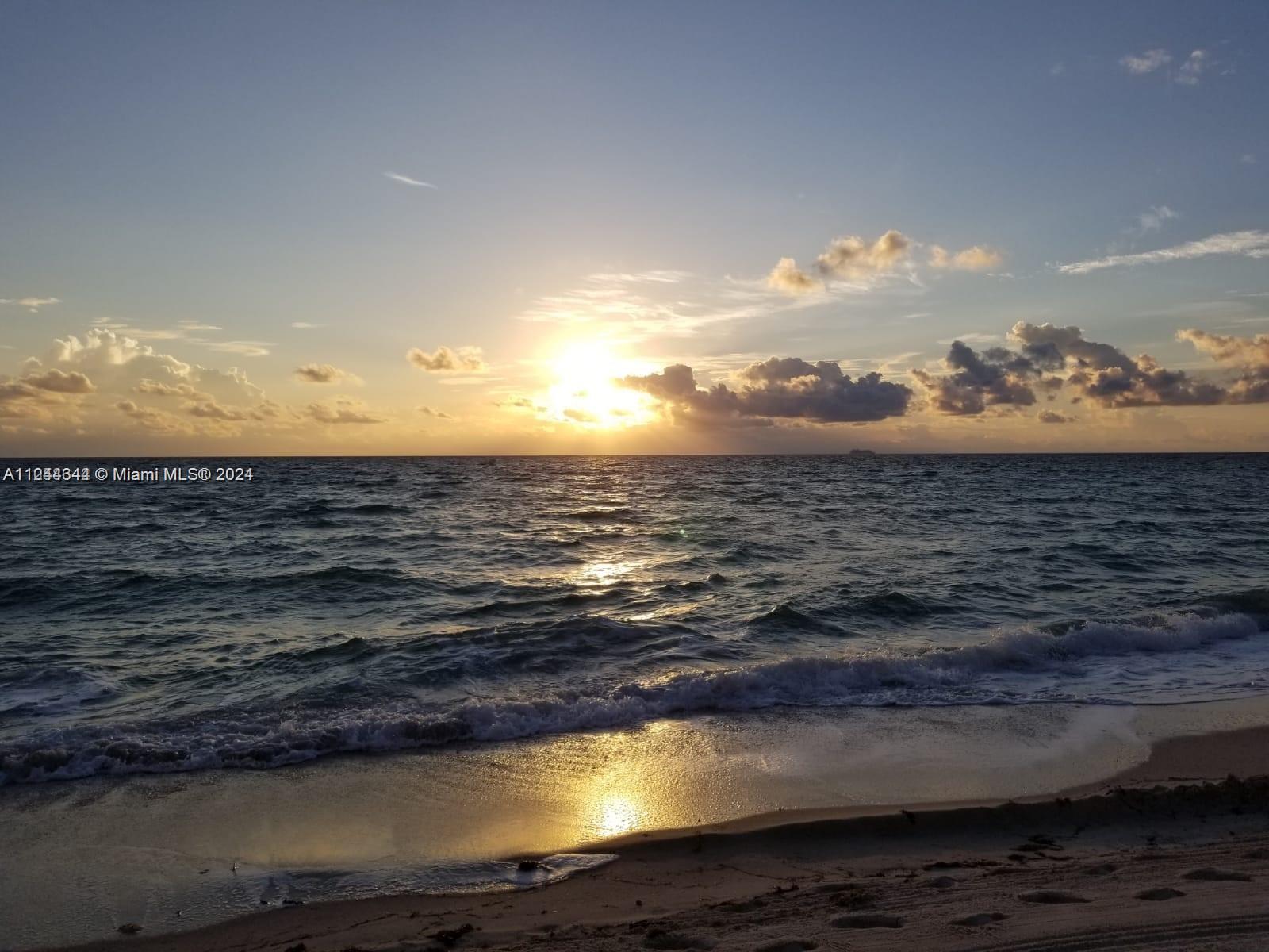 THE COLLINS CONDO - Residential Lease