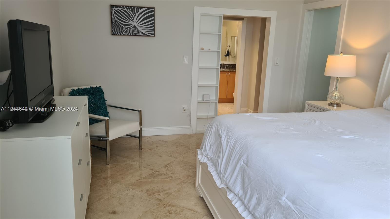 THE COLLINS CONDO - Residential Lease