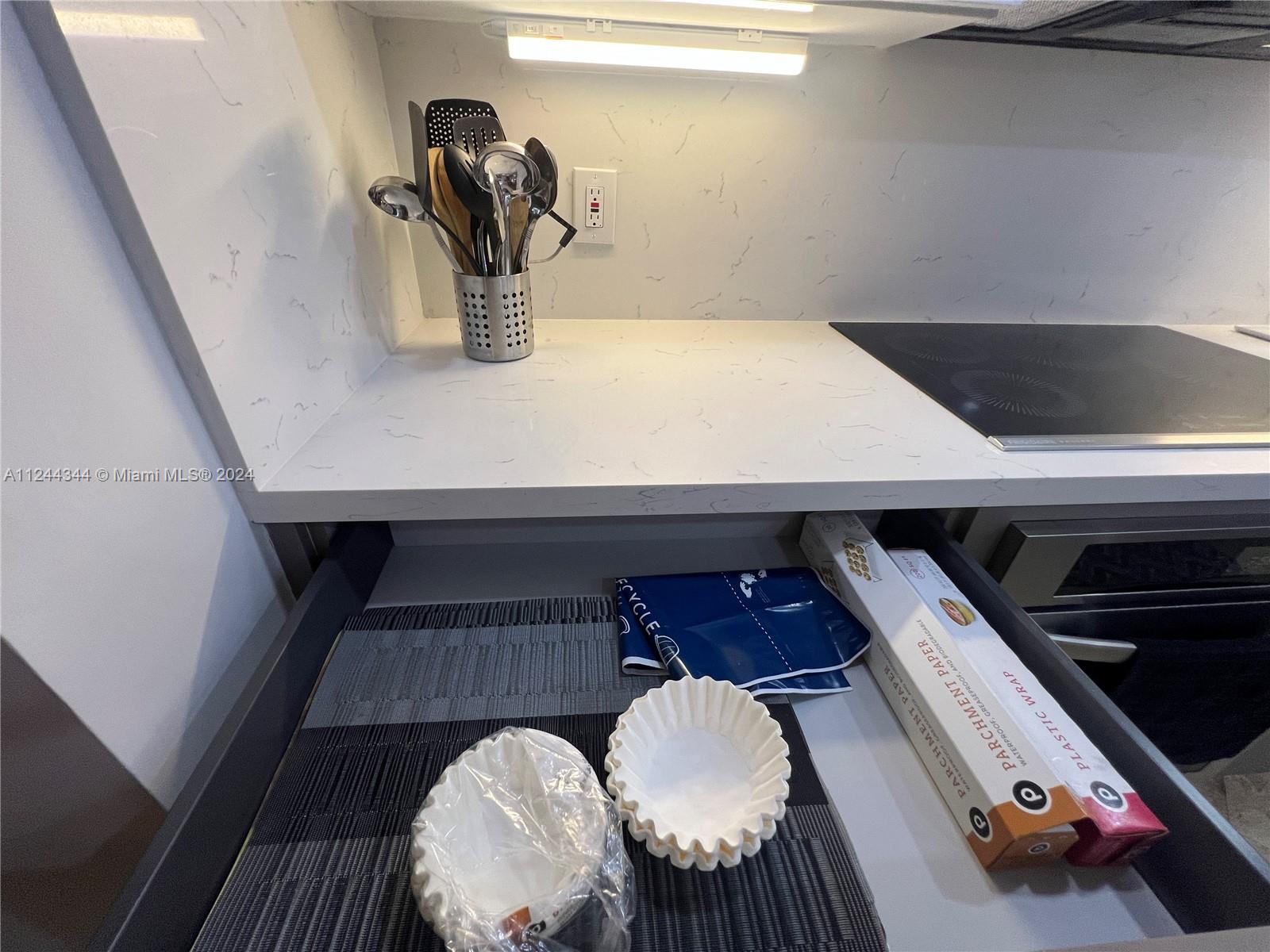 THE COLLINS CONDO - Residential Lease