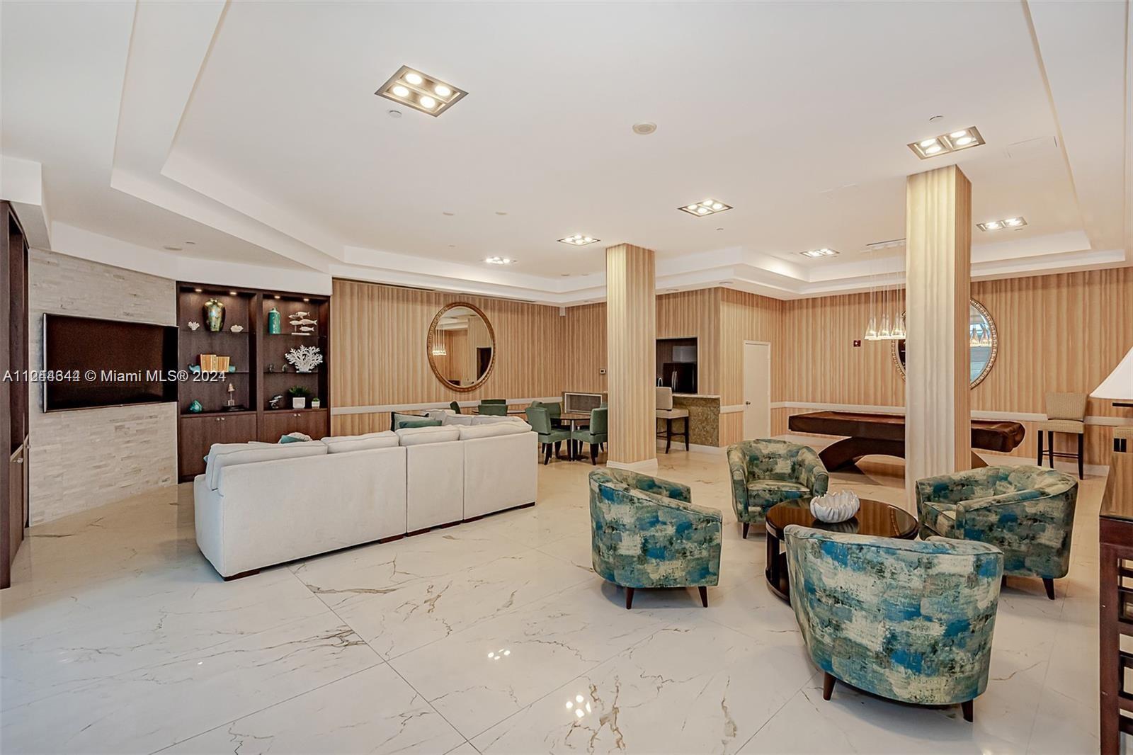 THE COLLINS CONDO - Residential Lease