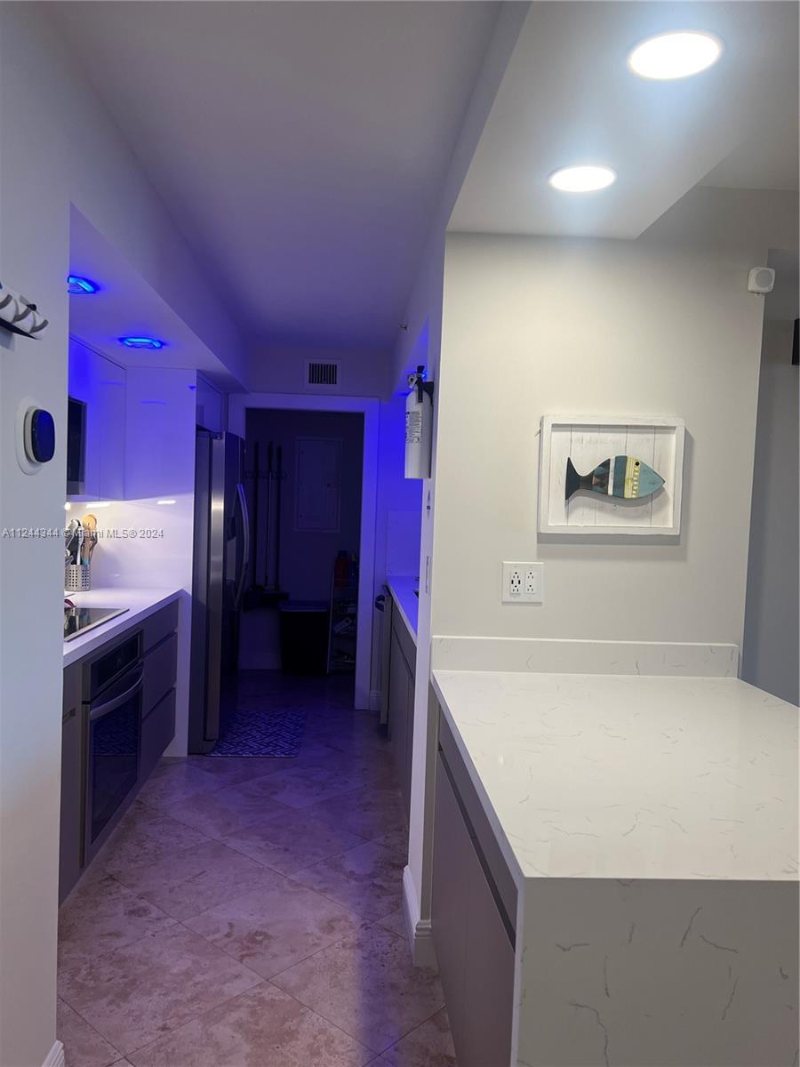 THE COLLINS CONDO - Residential Lease