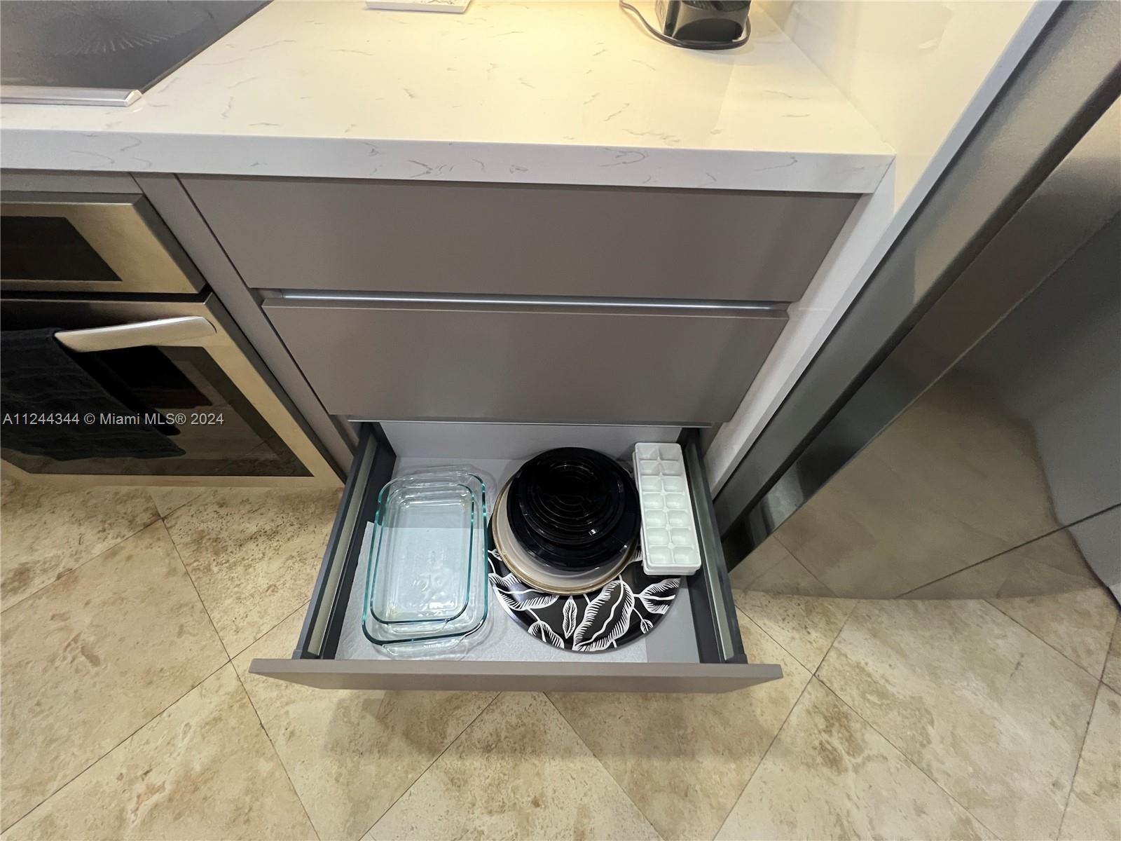 THE COLLINS CONDO - Residential Lease