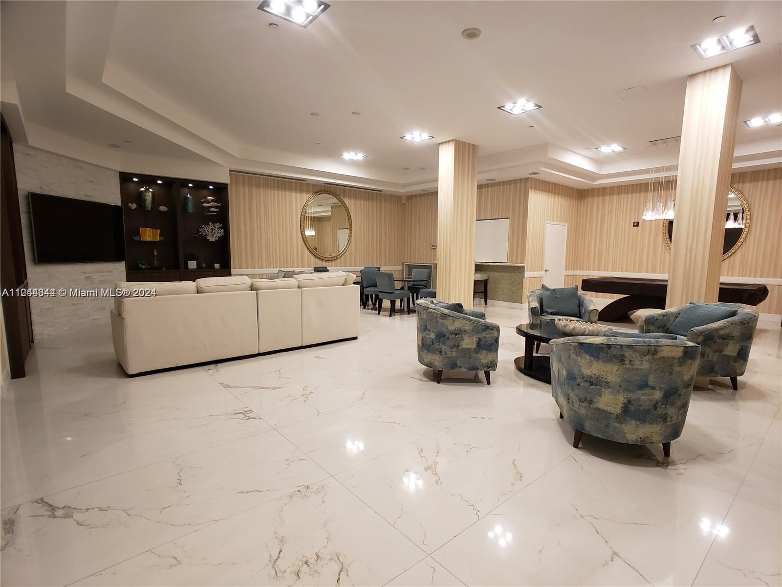 THE COLLINS CONDO - Residential Lease