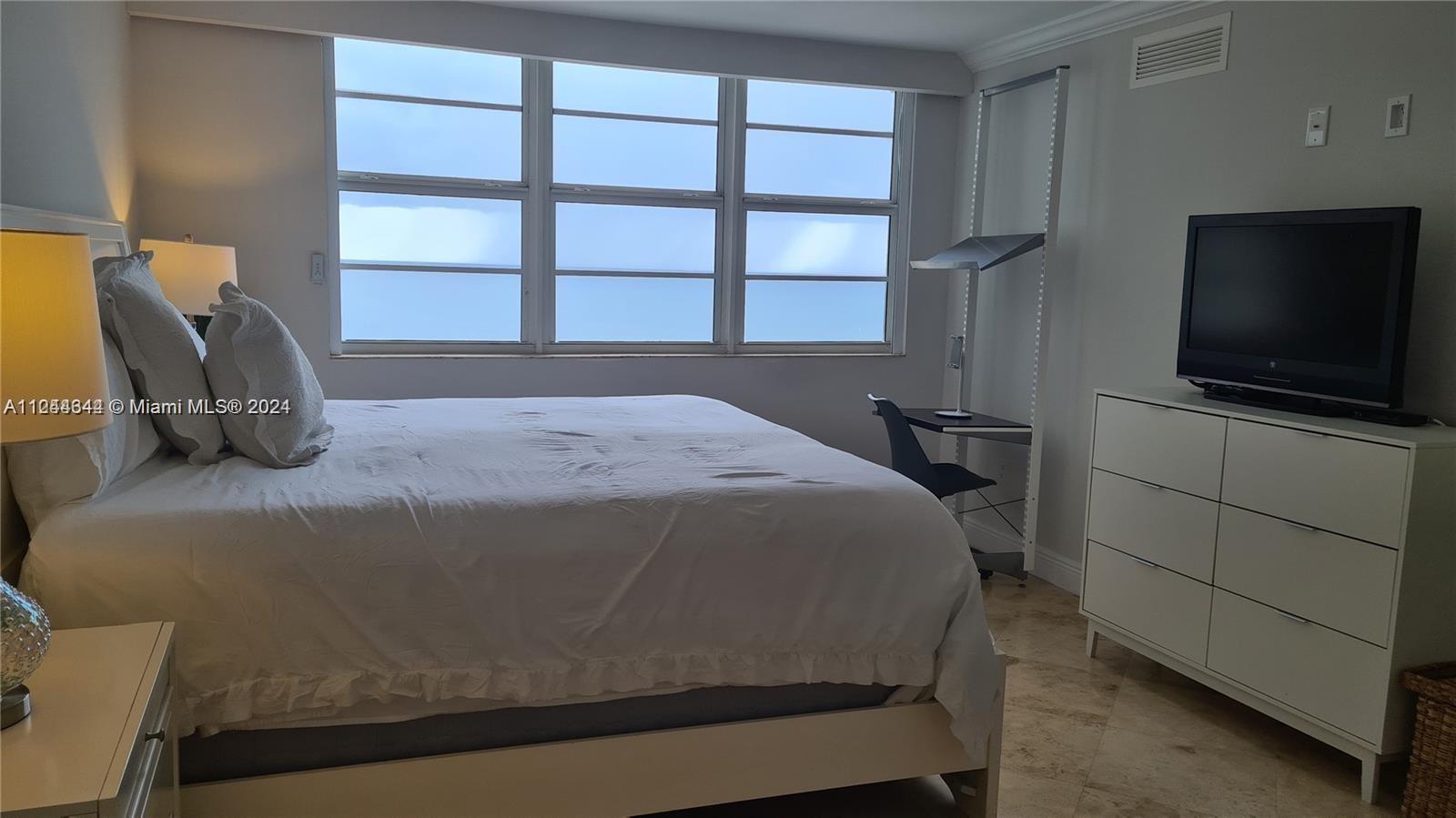 6917 Collins Ave 809
