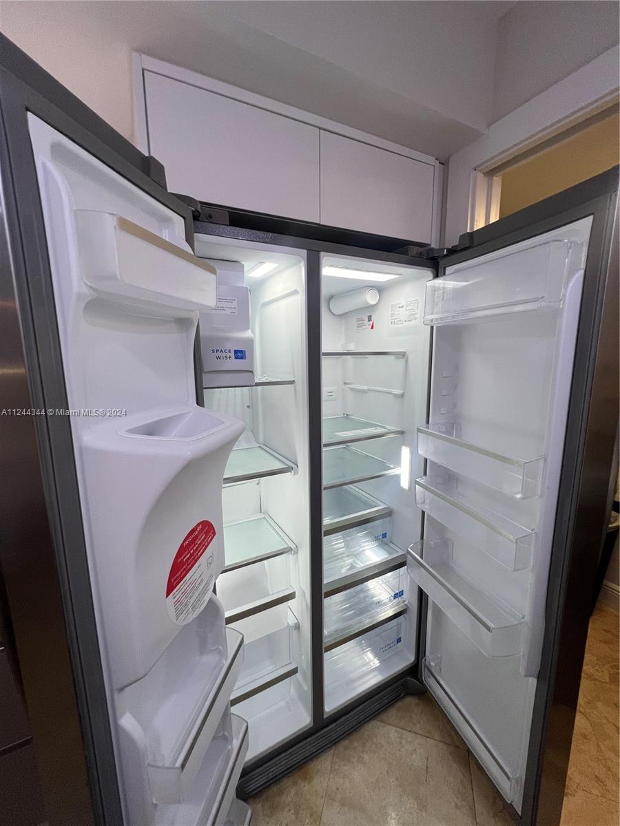 THE COLLINS CONDO - Residential Lease