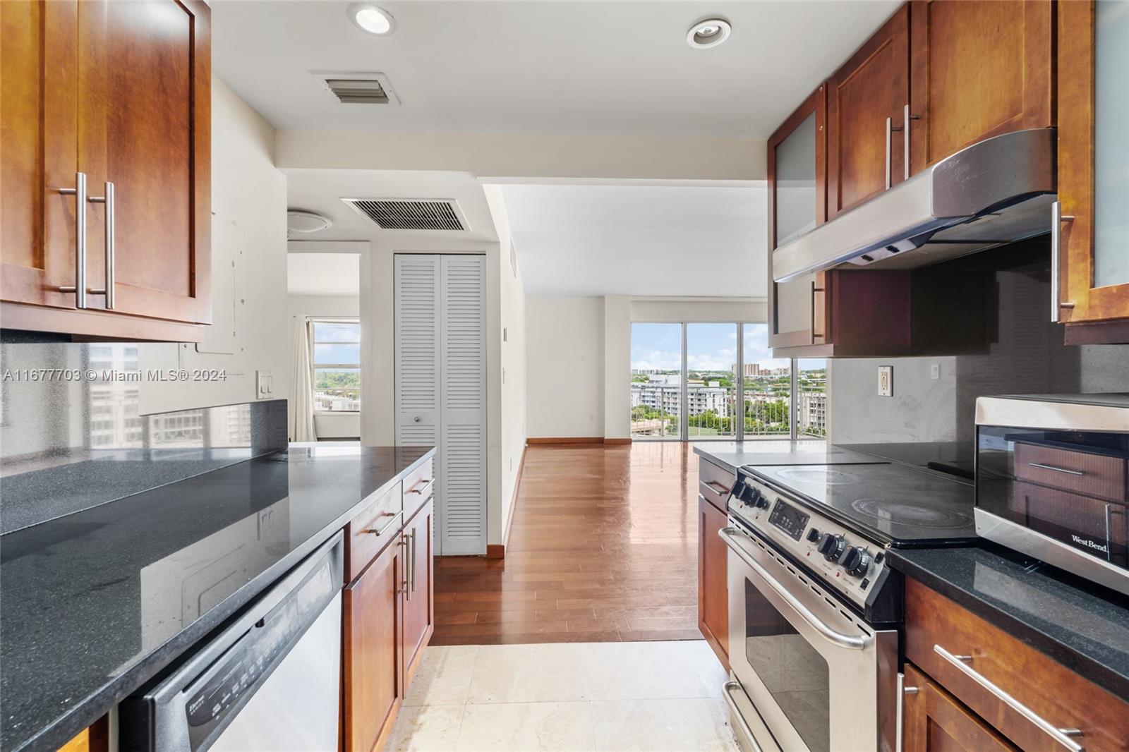 11111 Biscayne Blvd 10H, Miami, Broward County, Florida - 1 Bedrooms  
2 Bathrooms - 