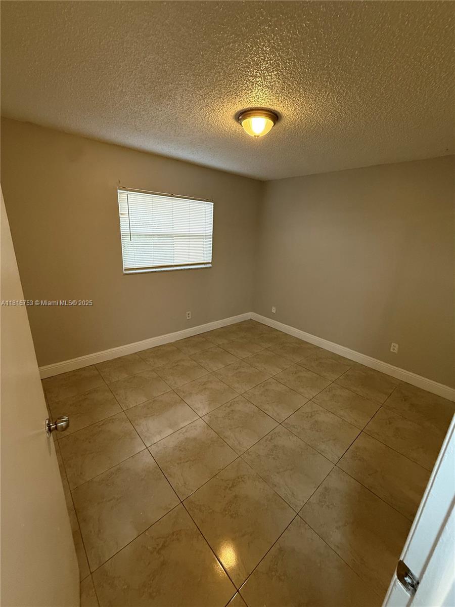 OAKS CONDO - Residential Lease